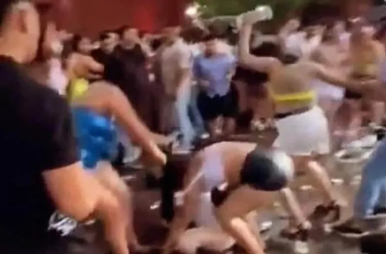 AGRESIÓN EN UN BOLICHE: ORDENARON LA DETENCIÓN DE LAS VIOLENTAS ATACANTES