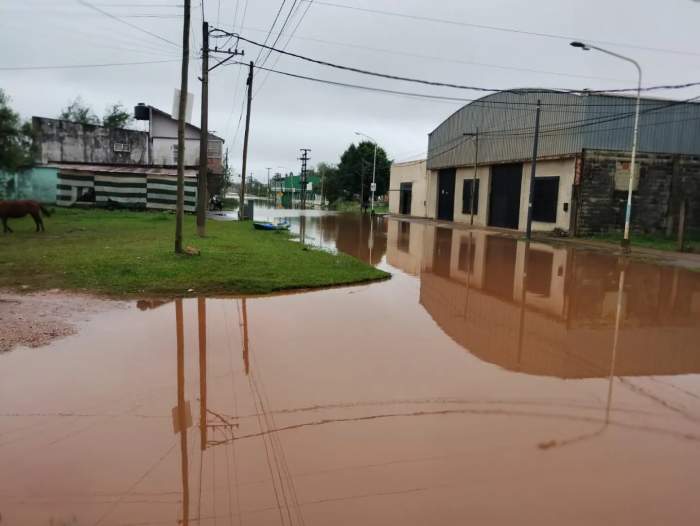 PASO DE LOS LIBRES: EL RÍO URUGUAY COMENZÓ A BAJAR