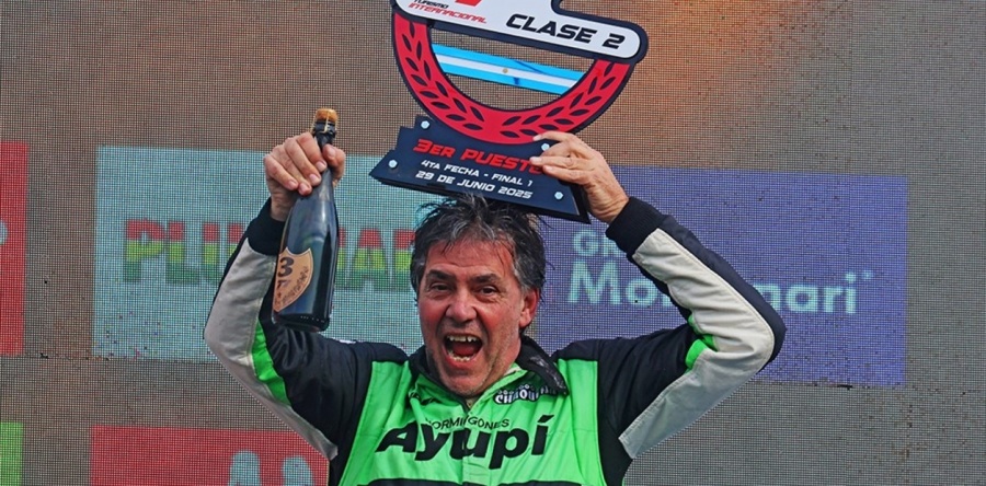 PILOTO CHAQUEÑO SE DESCOMPENSÓ EN PLENA CARRERA DE AUTOS Y MURIÓ